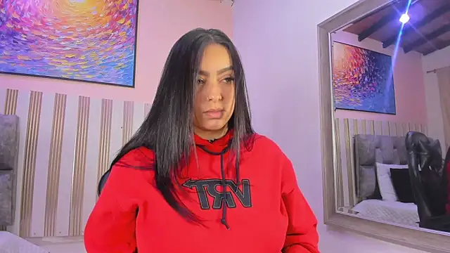 nina glow online show from April 15, 11:39 am