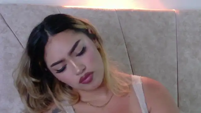 Maddy Beluci online show from May 30, 12:19 am