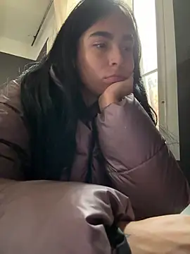 Snapshot of Sara_Fernandez_ chatting on February 11, 1:27 pm Sara Fernandez online show from February 11, 1:27 pm