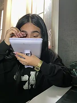 Snapshot of Sara_Fernandez_ chatting on February 20, 1:55 pm Sara Fernandez online show from February 20, 1:55 pm