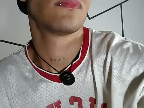 Snapshot of cooper_shiro chatting on February 16, 6:48 pm cooper shiro online show from February 16, 6:48 pm