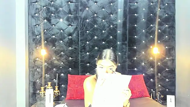 Snapshot of MiaWolton chatting on February 2, 11:58 pm MiaWolton online show from February 2, 11:58 pm