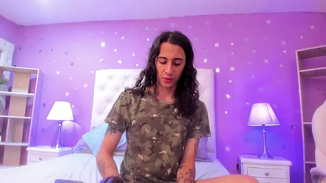 Goldentemptation  online show from February 22, 1:20 pm