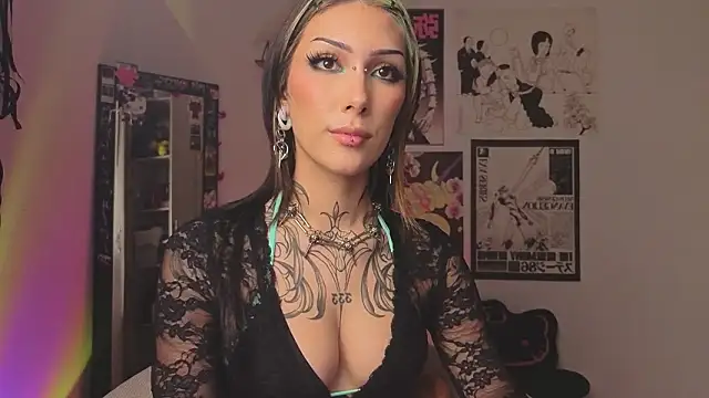 Snapshot of poison_dafne chatting on February 19, 12:39 am poison dafne online show from February 19, 12:39 am