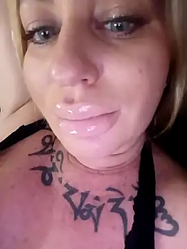 MiaMooly online show from March 20, 5:18 pm