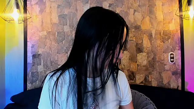 Elizabeth Ferrer online show from February 27, 11:43 am