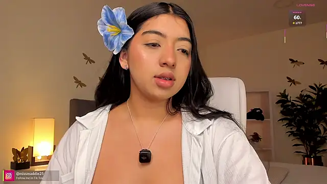 missvancouver online show from March 19, 12:53 pm