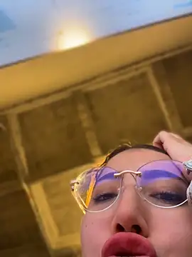 Arya    online show from April 17, 10:57 pm