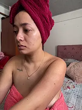 JulietaRiios online show from April 1, 7:22 pm