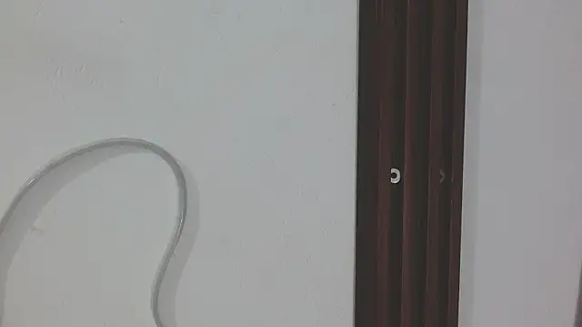 Snapshot of miss_caty chatting on February 16, 11:23 pm miss caty online show from February 16, 11:23 pm