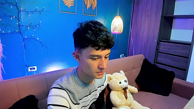 Patrick Howland  online show from February 12, 3:23 am