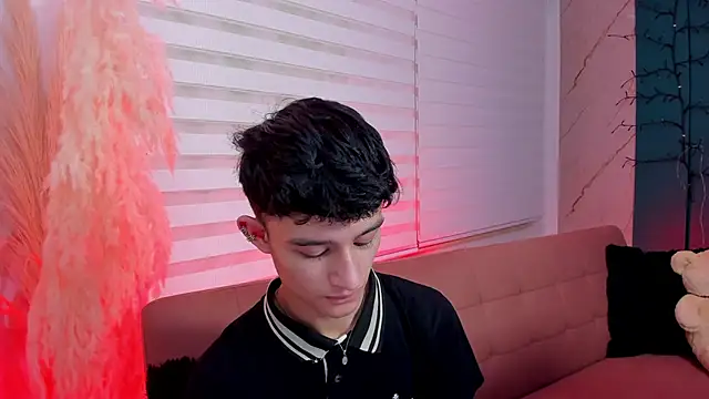 Patrick Howland  online show from February 26, 3:27 am