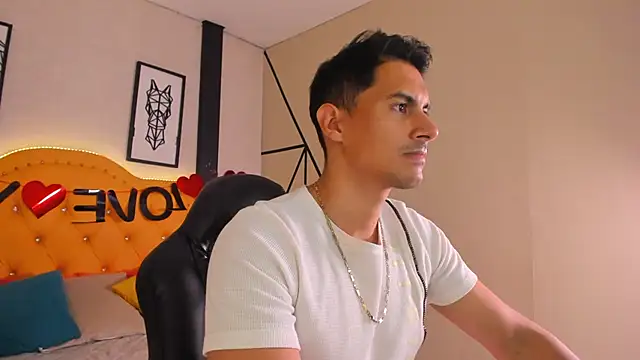 Mike Conors online show from February 17, 1:35 am