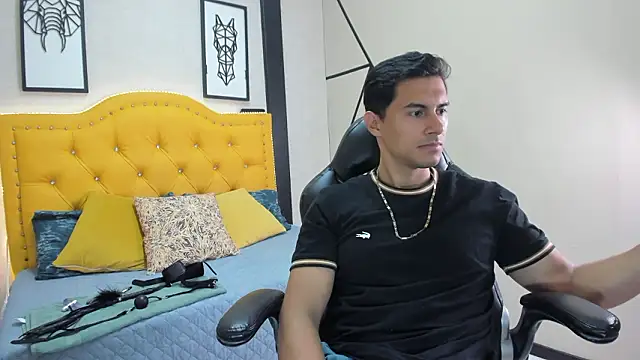 Mike Conors online show from March 14, 2:28 am