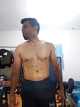 Snapshot of thom_1 chatting on February 22, 12:34 am thom 1 online show from February 22, 12:34 am