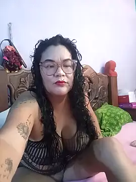 Snapshot of Emma_stiz chatting on February 10, 5:06 pm Emma stiz online show from February 10, 5:06 pm