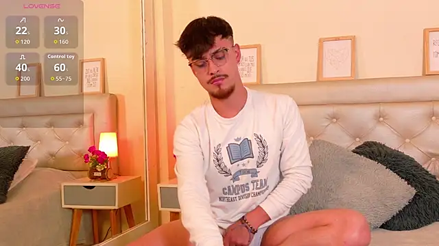 Aiden Gray online show from February 18, 8:49 pm