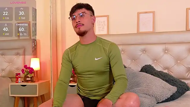 Aiden Gray online show from February 21, 7:37 pm