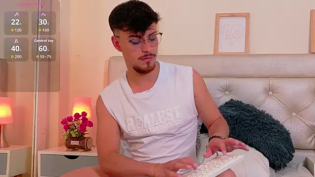 Aiden Gray online show from February 26, 8:41 pm