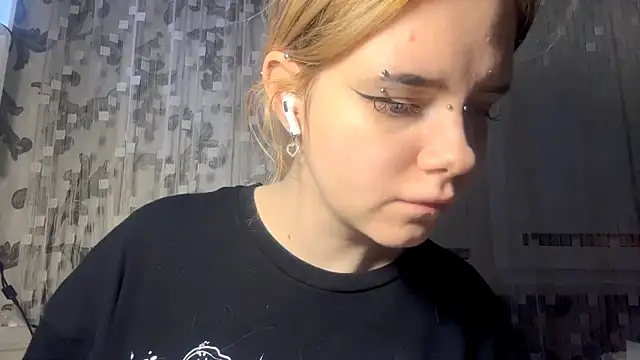 Snapshot of LedAffinity chatting on February 14, 2:47 pm LedAffinity online show from February 14, 2:47 pm