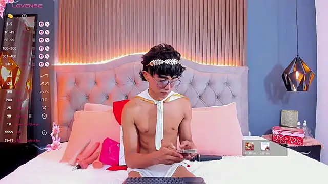 Noa 03 online show from April 11, 6:23 pm