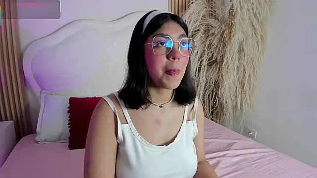 Snapshot of rebeca_taylor chatting on March 3, 3:23 am rebeca taylor online show from March 3, 3:23 am