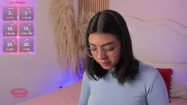 rebeca taylor online show from March 13, 3:13 am