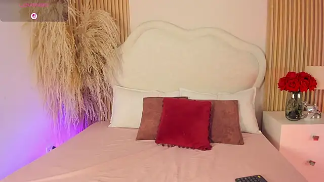 rebeca taylor online show from April 8, 3:17 am