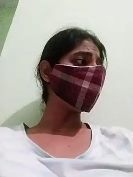 Kitti-Sharma online show from April 7, 11:10 am