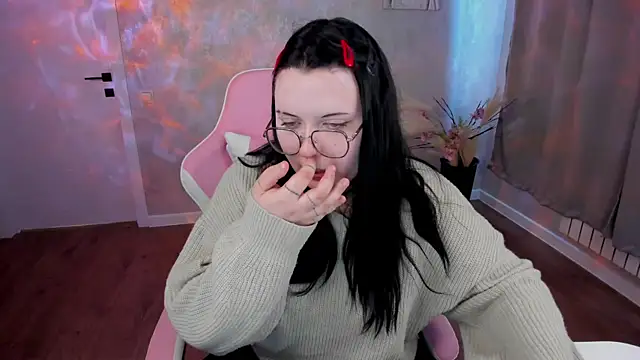 Kira G0ld online show from March 21, 8:19 am