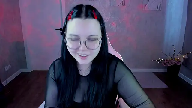 Kira G0ld online show from April 7, 1:06 am