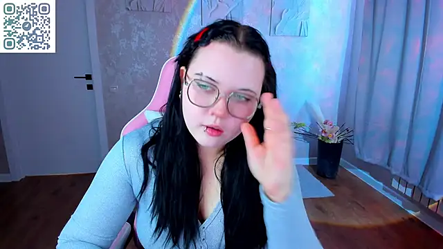 Kira G0ld online show from April 19, 9:08 am