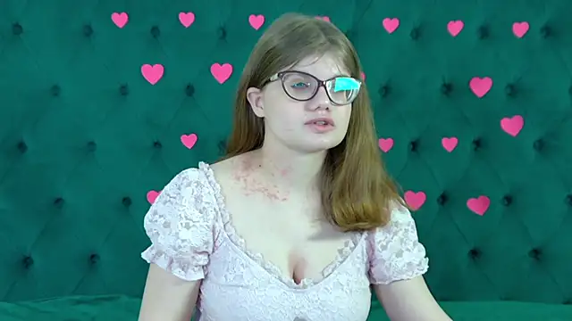 ChloeHalses online show from February 13, 5:25 am