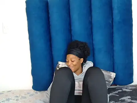 Snapshot of ForeverSexy_ chatting on February 7, 6:11 pm ForeverSexy online show from February 7, 6:11 pm