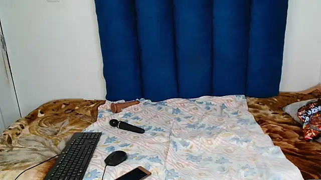 Snapshot of ForeverSexy_ chatting on February 23, 7:17 am ForeverSexy online show from February 23, 7:17 am