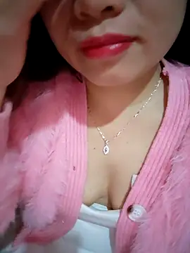 Snapshot of aki_zz69 chatting on February 4, 12:44 pm aki zz69 online show from February 4, 12:44 pm