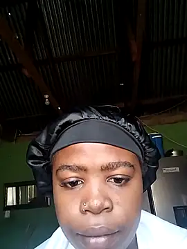 Snapshot of blxckiey chatting on February 11, 5:56 am blxckiey online show from February 11, 5:56 am