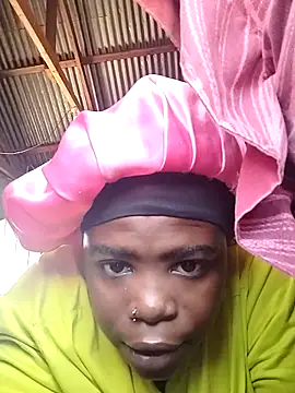 Snapshot of blxckiey chatting on February 12, 7:25 am blxckiey online show from February 12, 7:25 am