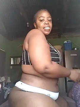 Snapshot of blxckiey chatting on February 19, 8:32 am blxckiey online show from February 19, 8:32 am