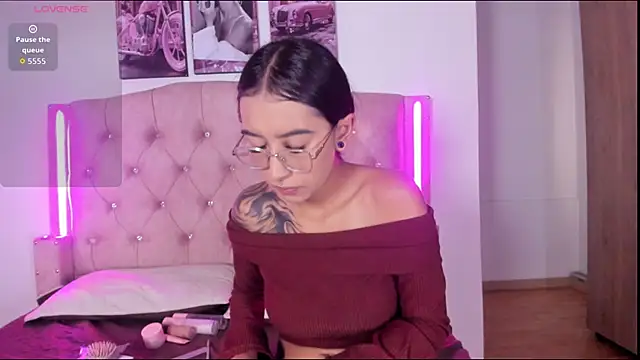 Snapshot of liittle__baby chatting on February 26, 11:53 am liittle baby online show from February 26, 11:53 am