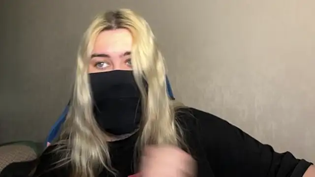 Snapshot of UnaXyling chatting on February 21, 11:17 pm UnaXyling online show from February 21, 11:17 pm