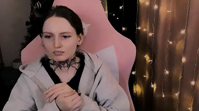 Onyxix online show from February 13, 5:53 pm