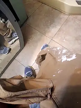 Snapshot of bojo69 chatting on February 16, 9:16 am bojo69 online show from February 16, 9:16 am