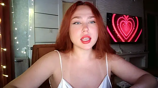 LolaaMint  online show from July 31, 12:15 pm