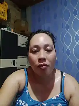 Snapshot of May_Bombs chatting on June 25, 6:29 am May Bombs online show from June 25, 6:29 am