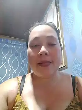 Snapshot of May_Bombs chatting on July 13, 4:37 am May Bombs online show from July 13, 4:37 am
