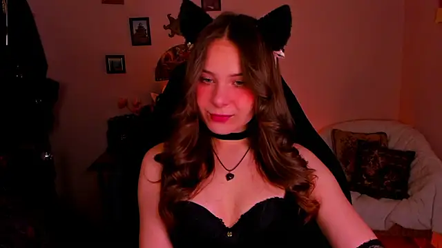 LanaLovely online show from May 11, 6:41 am