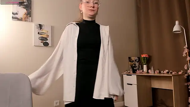 Snapshot of VictorMencia chatting on February 19, 8:38 pm VictorMencia online show from February 19, 8:38 pm