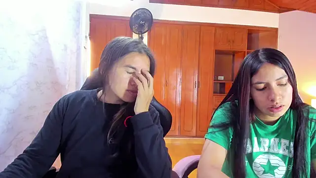 Snapshot of Emily_and_Soffy chatting on February 10, 11:58 am Emily and Soffy online show from February 10, 11:58 am