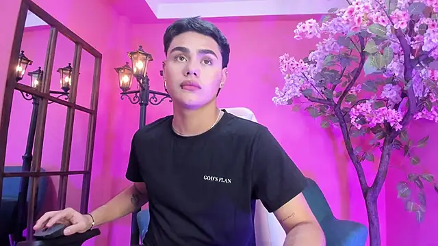 Snapshot of FemNoa chatting on February 5, 11:26 am FemNoa online show from February 5, 11:26 am